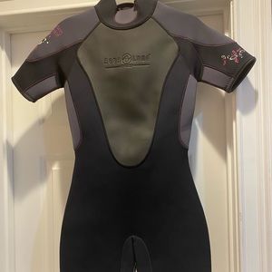 Aqualung Sport Quantum Stretch 3mm neoprene shorty wetsuit size 7/8.